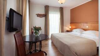 Отель Hotel Villa Wesset Пярну Двухместный номер с 1 кроватью или 2 отдельными кроватями-4